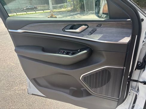 New 2025 Jeep Grand Cherokee Overland w/ Adv Protech Group III image 21