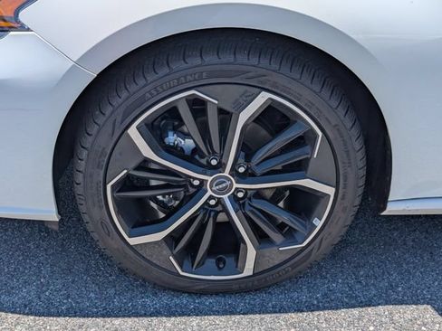 Used 2025 Nissan Altima 2.5 SR FWD image 15
