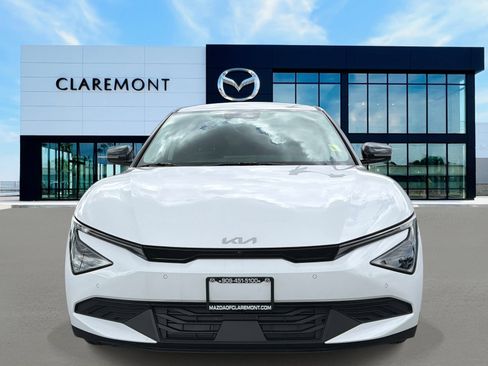 Used 2025 Kia EV6 Light w/ Light LR Technology Package RWD image 2