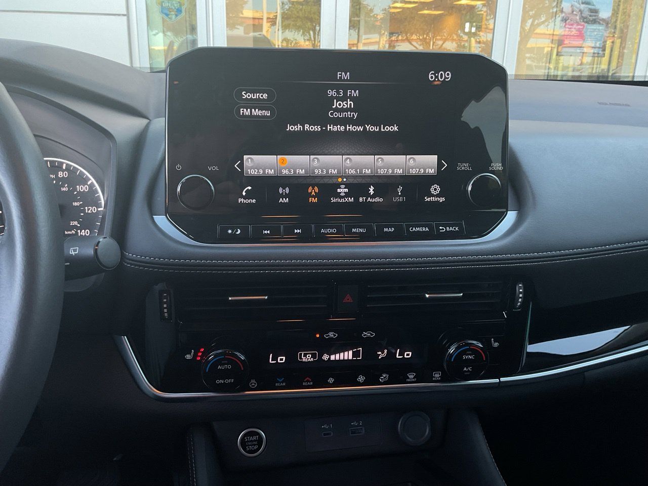 Used 2023 Nissan Rogue SL w/ SL Premium Package FWD image 31