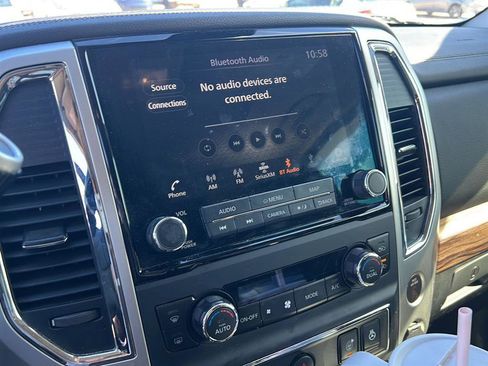 Used 2021 Nissan Titan SL w/ Moonroof Package image 4