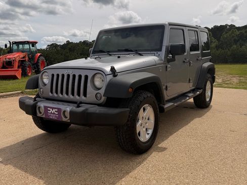 Used 2016 Jeep Wrangler Unlimited Sport w/ Quick Order Package 24S AWD/4WD image 1