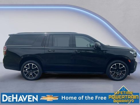 Used 2022 Chevrolet Suburban RST w/ Luxury Package AWD/4WD image 6