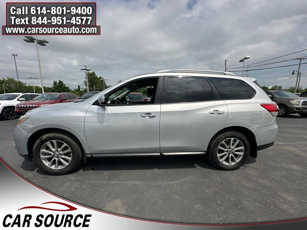 Used 2015 Nissan Pathfinder SV FWD image 2