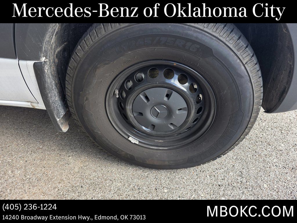 Used 2025 Mercedes-Benz Sprinter 2500 image 9