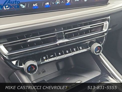 Used 2026 Chevrolet Traverse LT AWD/4WD image 19