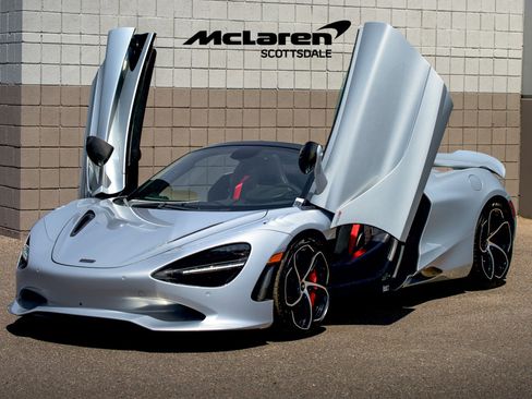 Used 2024 McLaren 750S Spider image 20