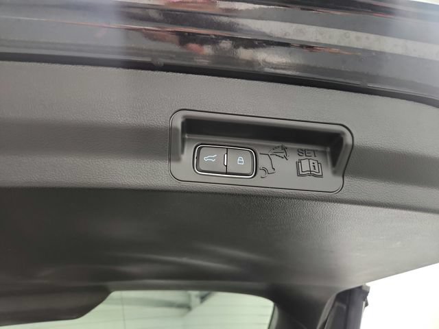 Used 2023 Ford Explorer XLT w/ Equipment Group 202A RWD image 30