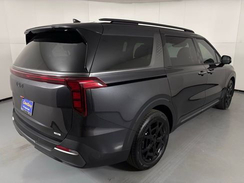 New 2026 Kia Carnival SX w/ SX Dark Edition Package FWD image 8