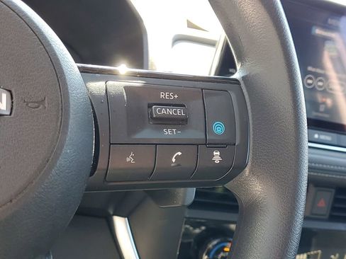 Used 2023 Nissan Rogue SV AWD/4WD image 24