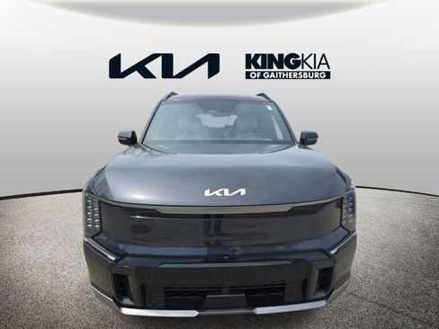Certified 2024 Kia EV9 GT-Line AWD/4WD image 3