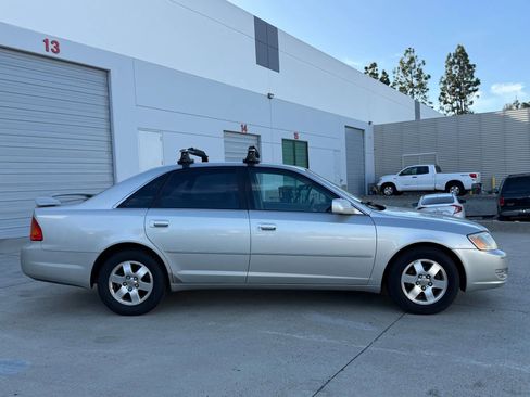 Used 2000 Toyota Avalon XL FWD image 11