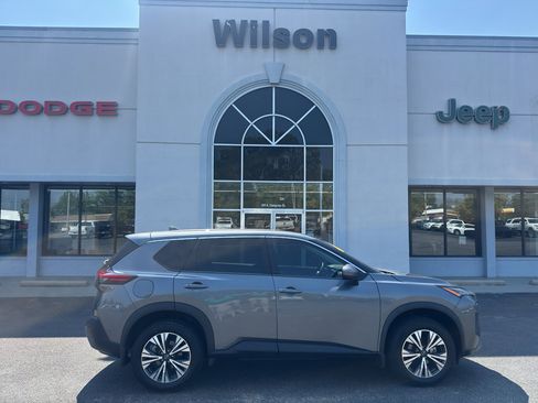 Used 2023 Nissan Rogue SV FWD image 1