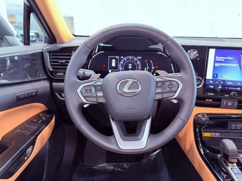 Used 2025 Lexus NX 250 FWD w/ Accessory Package (Z2) image 18