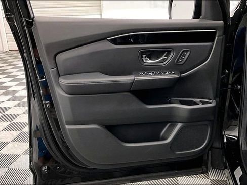 Used 2025 Honda Pilot EX-L image 20