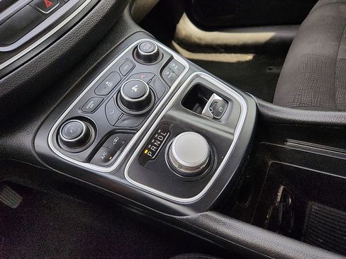 Used 2016 Chrysler 200 Limited FWD image 12