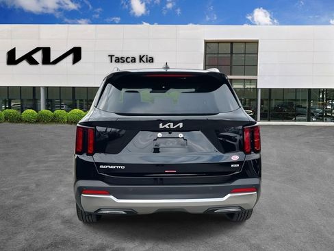 Used 2025 Kia Sorento S image 6