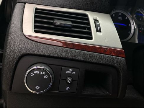 Used 2013 Cadillac Escalade AWD image 23