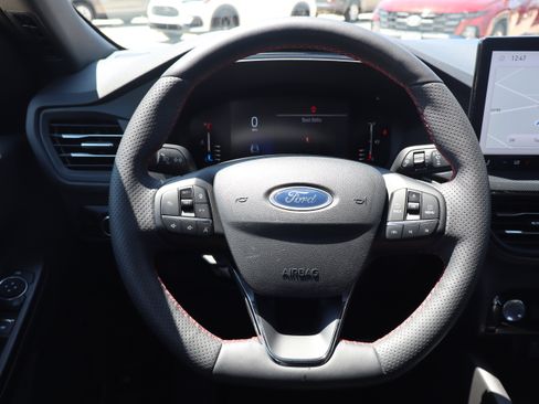 Used 2024 Ford Escape ST-Line w/ Tech Pack #1 AWD/4WD image 14