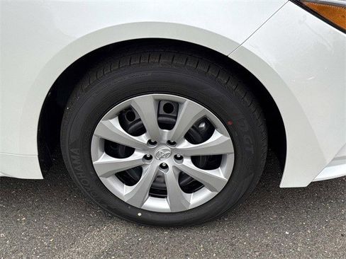Used 2026 Toyota Corolla LE image 7