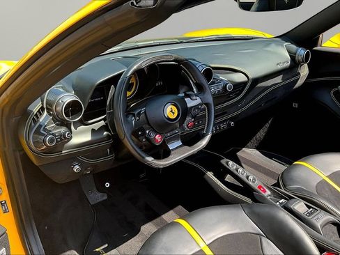 Used 2022 Ferrari F8 Tributo RWD image 15