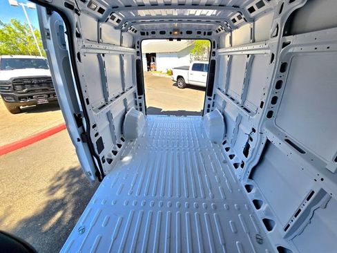 Used 2024 RAM ProMaster 2500 image 18