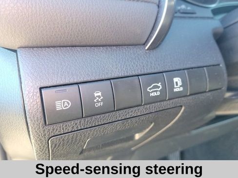 Used 2024 Toyota Camry SE image 6