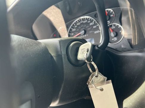 Used 2016 Chevrolet Express 3500 RWD image 15