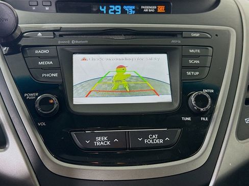 Used 2015 Hyundai Elantra SE w/ Option Group 03 FWD image 5