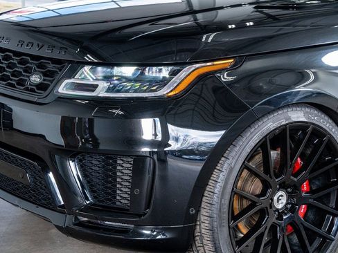 Used 2019 Land Rover Range Rover Sport HST image 12