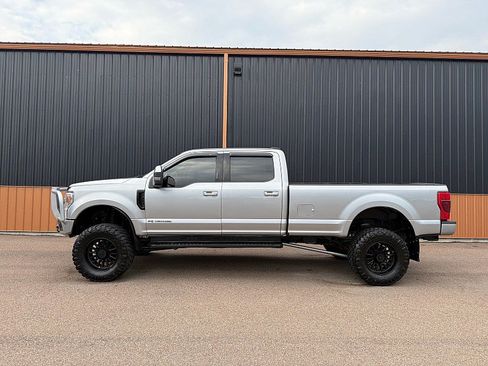Used 2021 Ford F350 Lariat w/ FX4 Off-Road Package AWD/4WD image 3