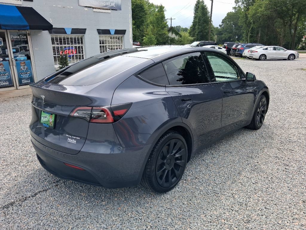 Used 2023 Tesla Model Y Long Range AWD/4WD image 2