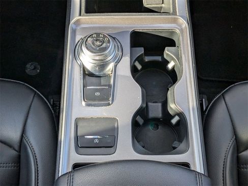 Used 2024 Ford Edge SEL image 25