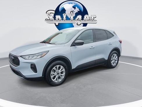 Used 2025 Ford Escape Active w/ Cold Weather Package image 4