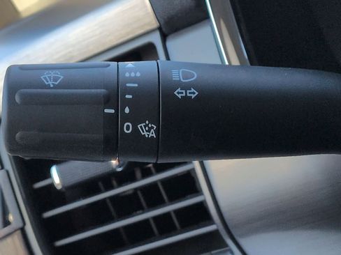 Used 2022 Ford F150 Lariat w/ Equipment Group 502A High image 26