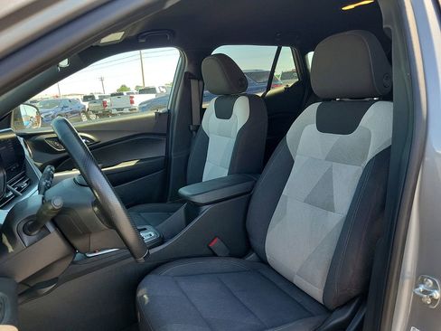 Used 2024 Chevrolet Trax RS w/ Driver Confidence Package FWD image 11