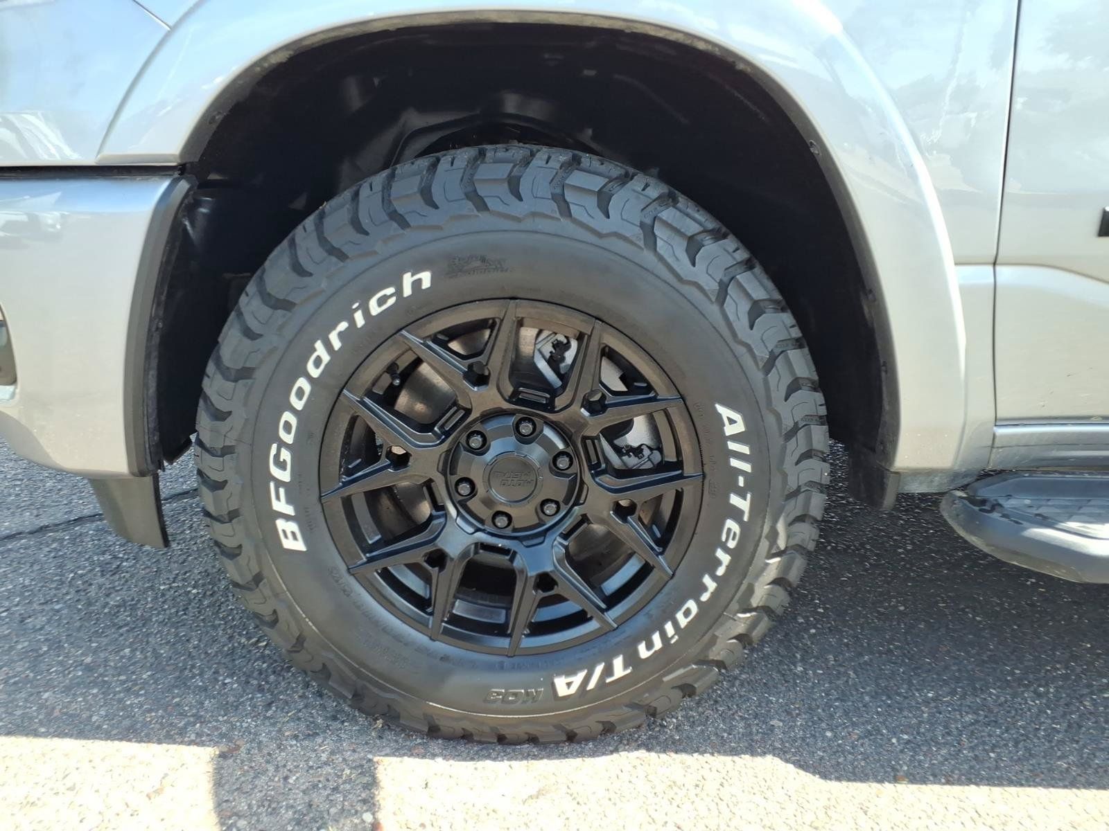 Used 2025 RAM 1500 Big Horn AWD/4WD image 9