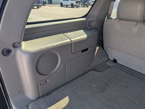 Used 2005 Chevrolet Tahoe Z71 w/ Preferred Equipment Group AWD/4WD image 32