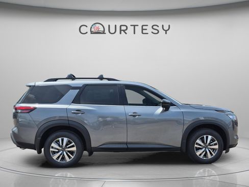 New 2026 Nissan Pathfinder SL FWD image 7