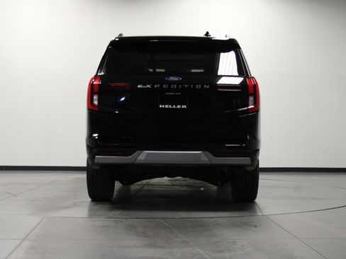 Used 2025 Ford Expedition Platinum w/ Platinum Ultimate Package AWD/4WD image 5