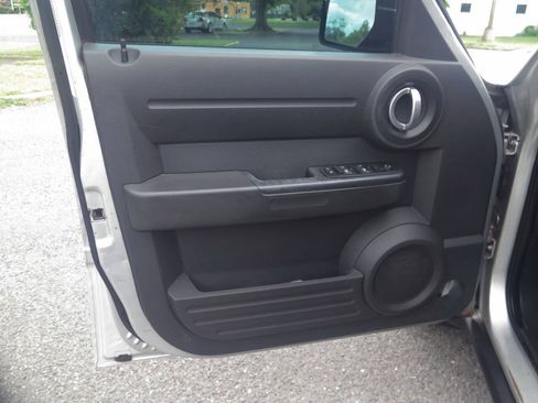 Used 2009 Dodge Nitro SE AWD/4WD image 29