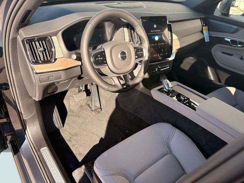 New 2026 Volvo XC90 B6 Plus w/ Protection Package Premier image 4