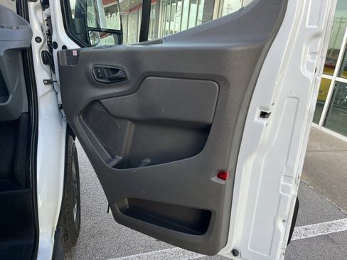 Used 2018 Ford Transit 250 130 Low Roof image 19