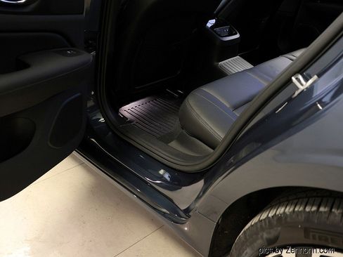 Used 2023 Volvo S60 T8 Plus image 28