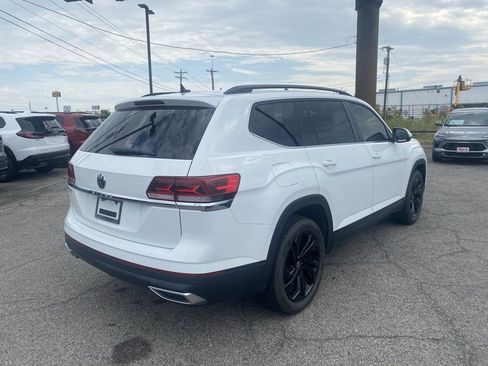 Used 2023 Volkswagen Atlas SE w/ Panoramic Sunroof Package image 5