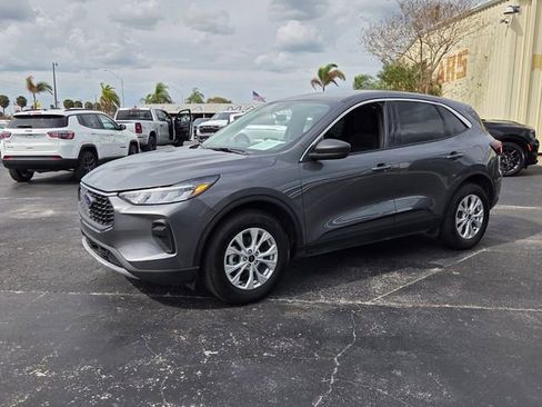 Used 2023 Ford Escape Active image 3