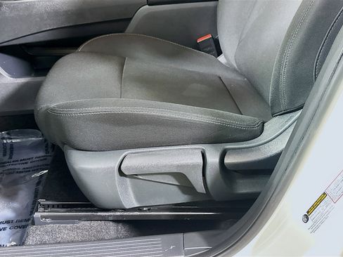 Used 2024 Nissan Rogue S image 18