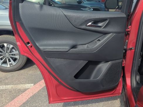 New 2026 Chevrolet Equinox LT w/ Convenience Package II image 8