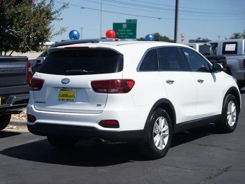 Used 2019 Kia Sorento FWD image 6