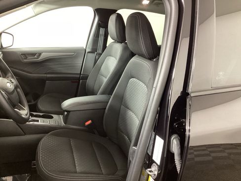 Used 2025 Ford Escape Active AWD/4WD image 14